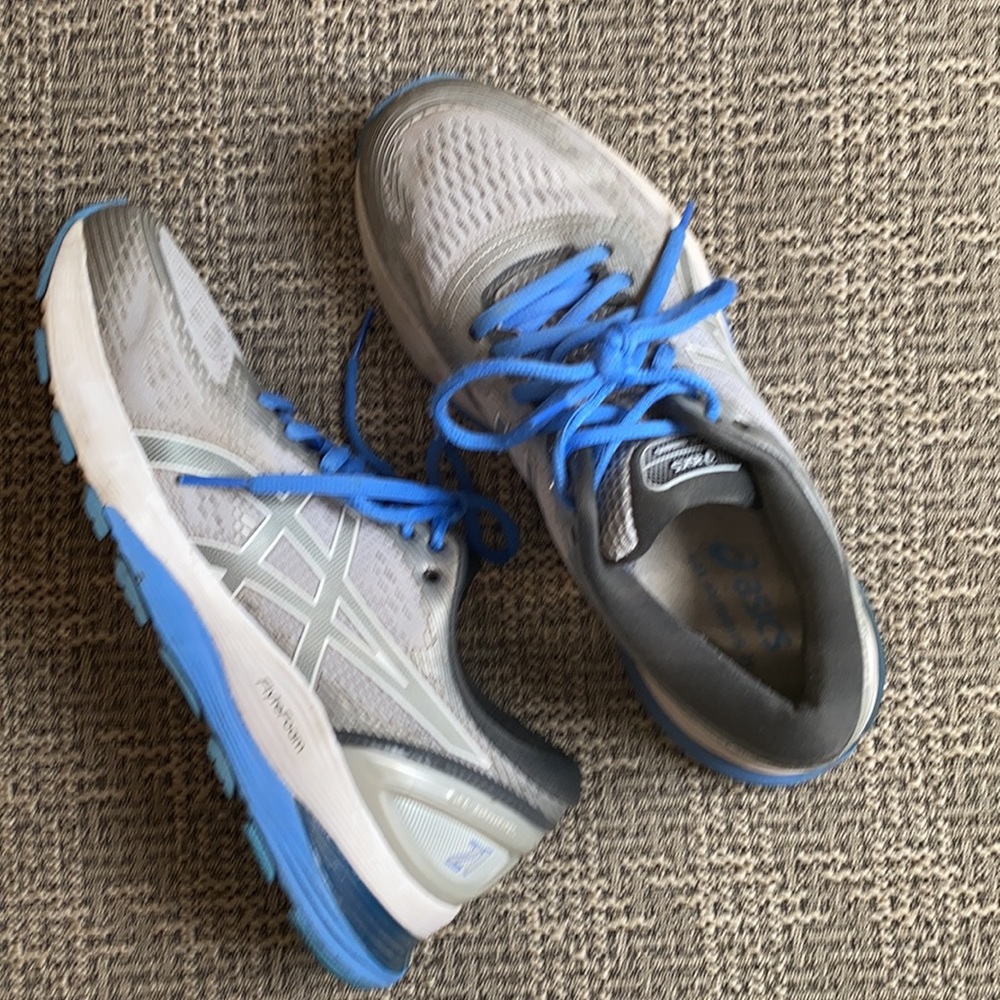 Asics Gel-Nimbus 21 Size 8 Sneakers